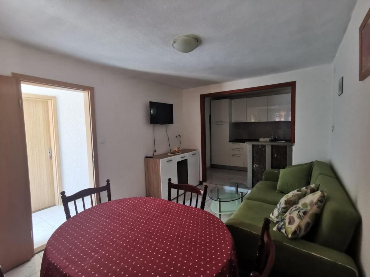 Apartmani Franceska Bol Esterno foto