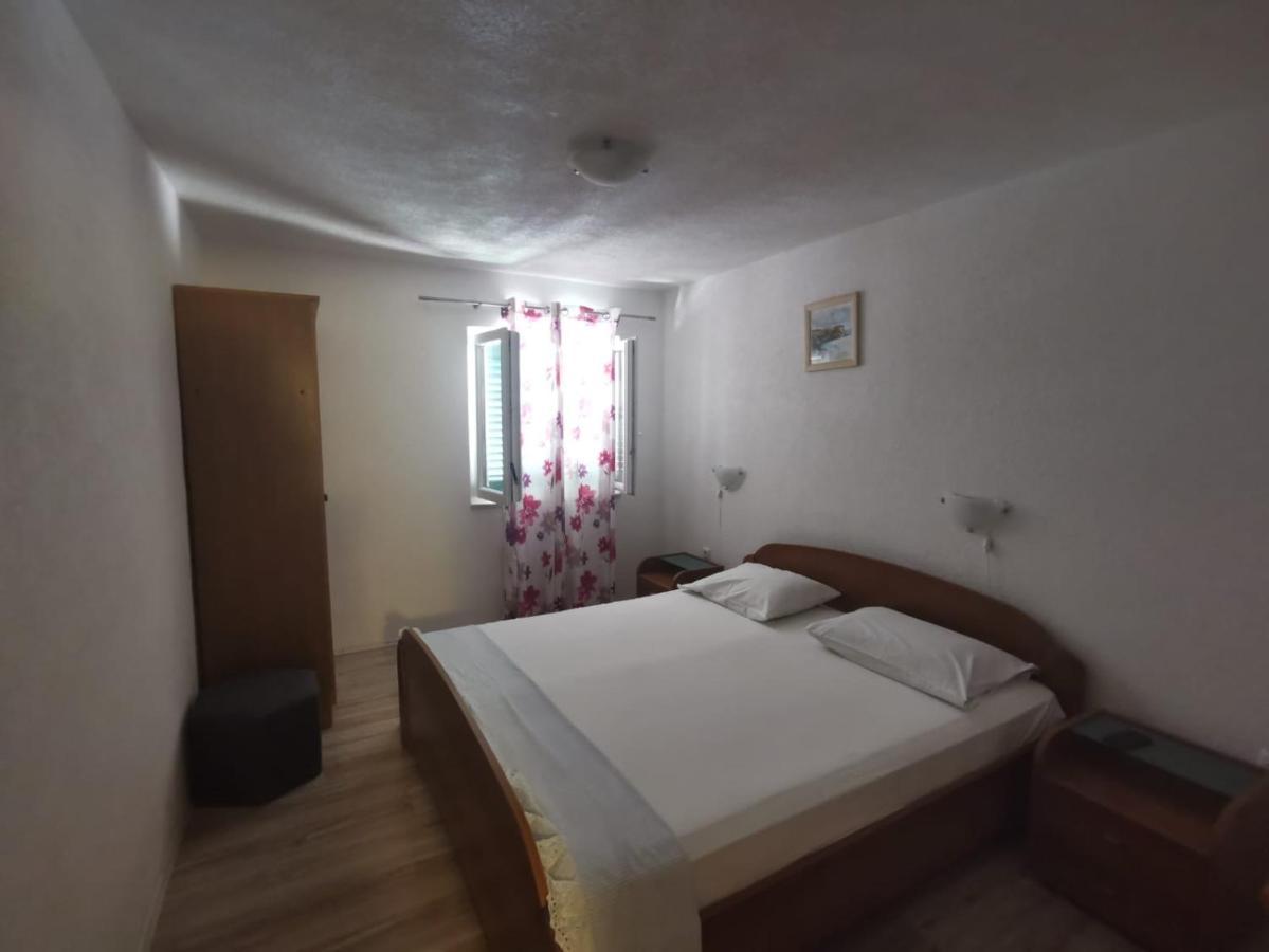 Apartmani Franceska Bol Esterno foto