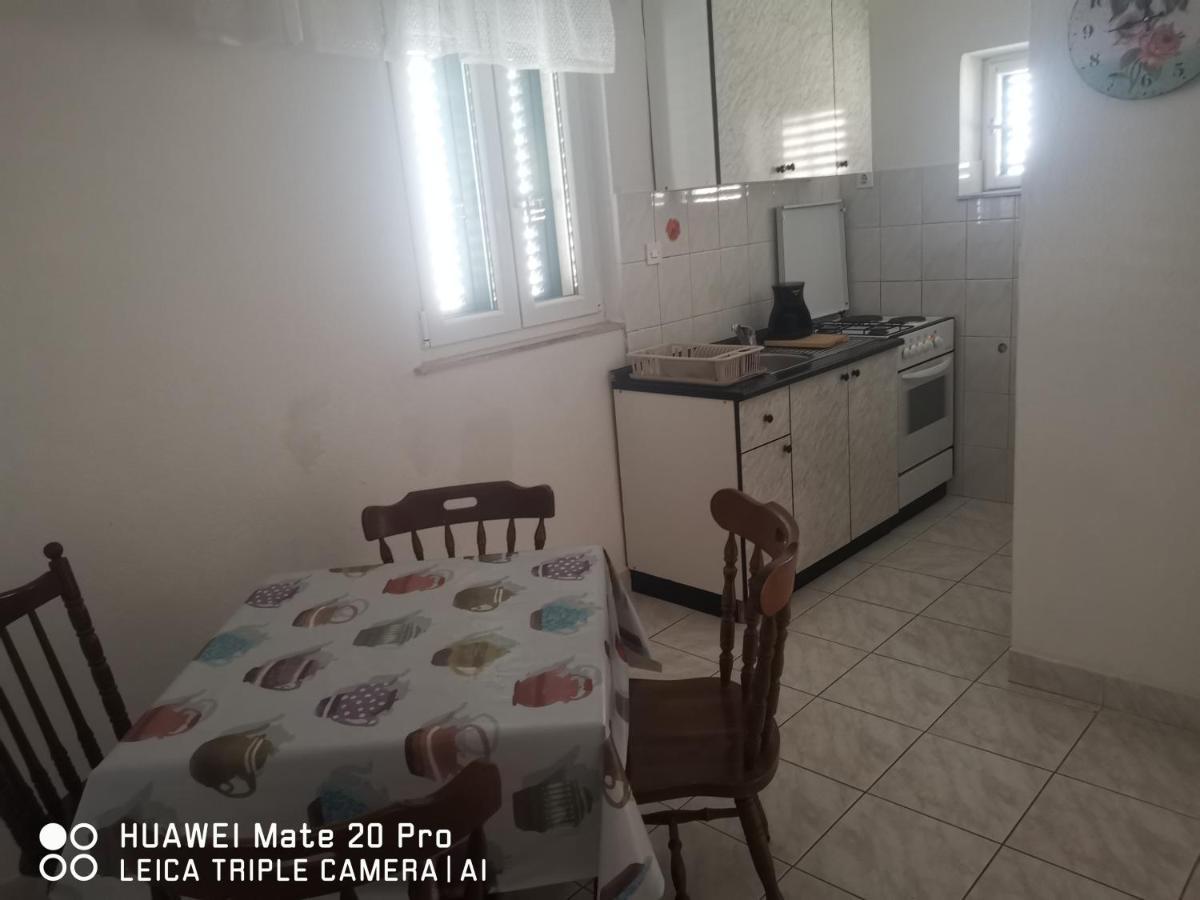 Apartmani Franceska Bol Esterno foto