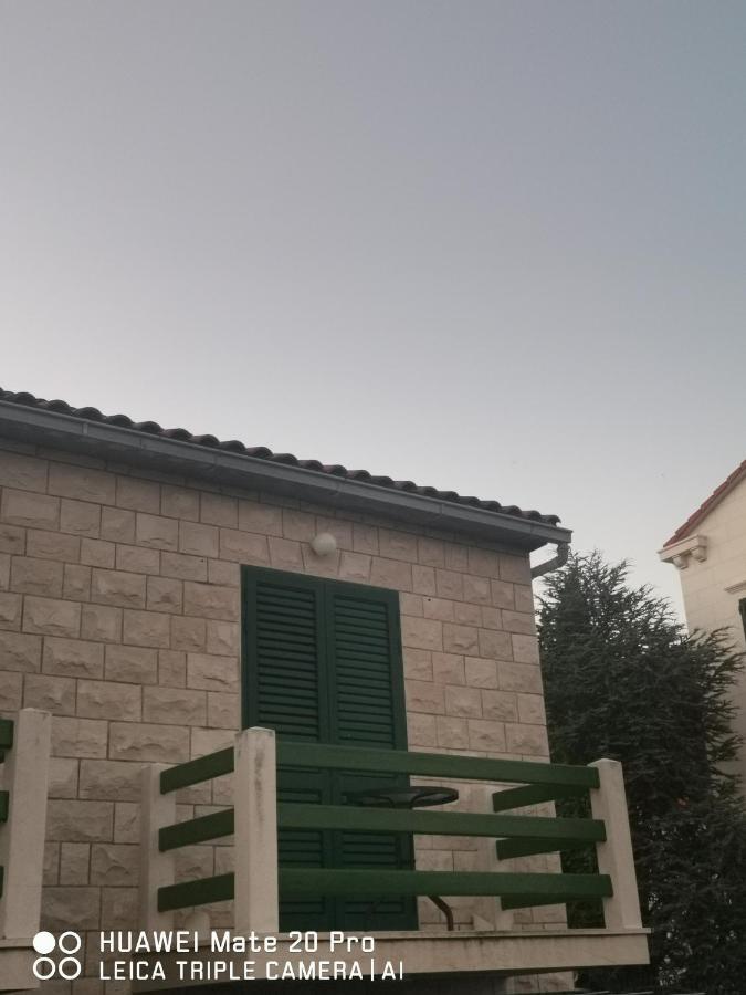 Apartmani Franceska Bol Esterno foto
