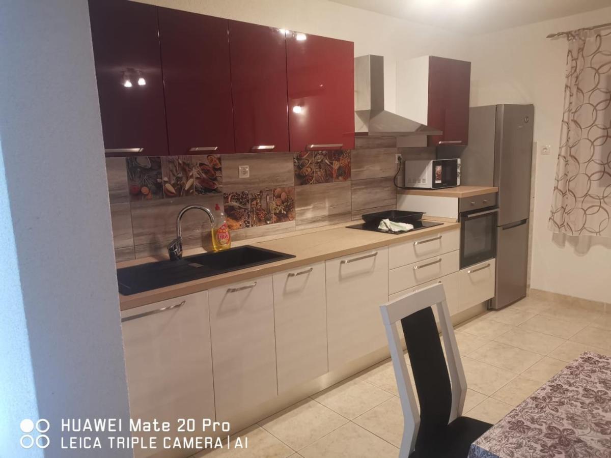 Apartmani Franceska Bol Esterno foto