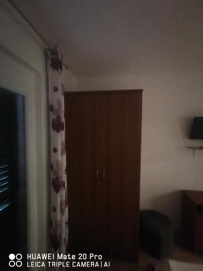 Apartmani Franceska Bol Esterno foto