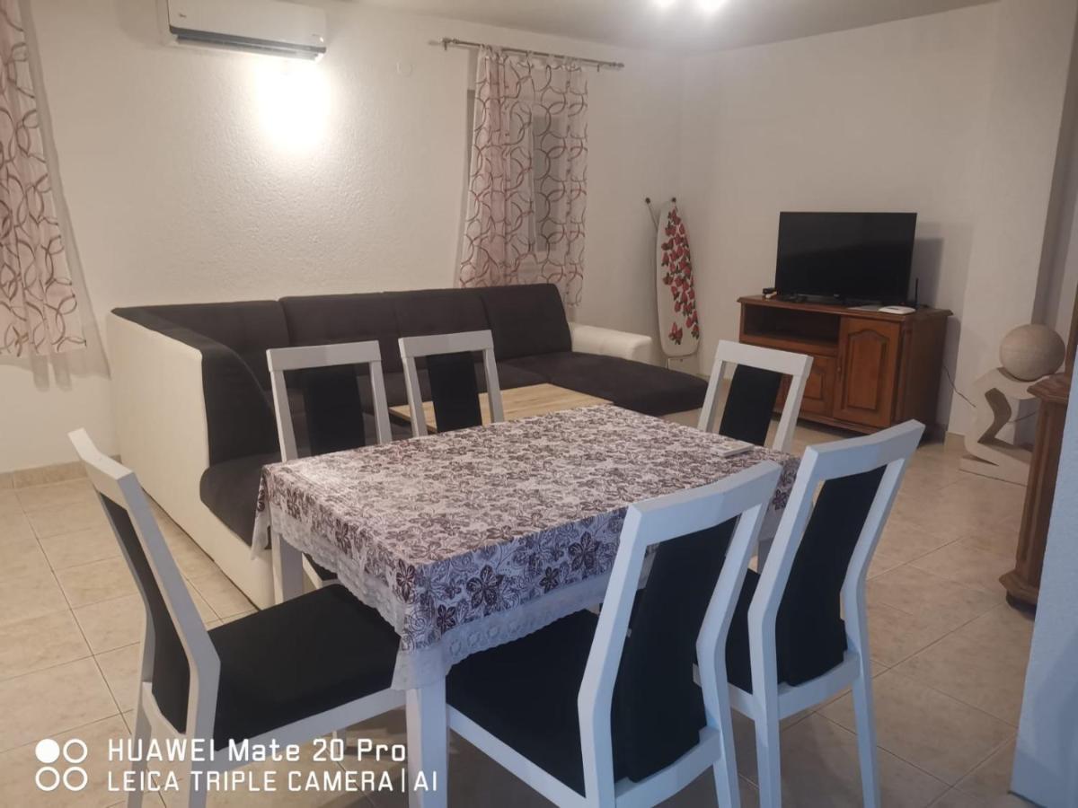 Apartmani Franceska Bol Esterno foto