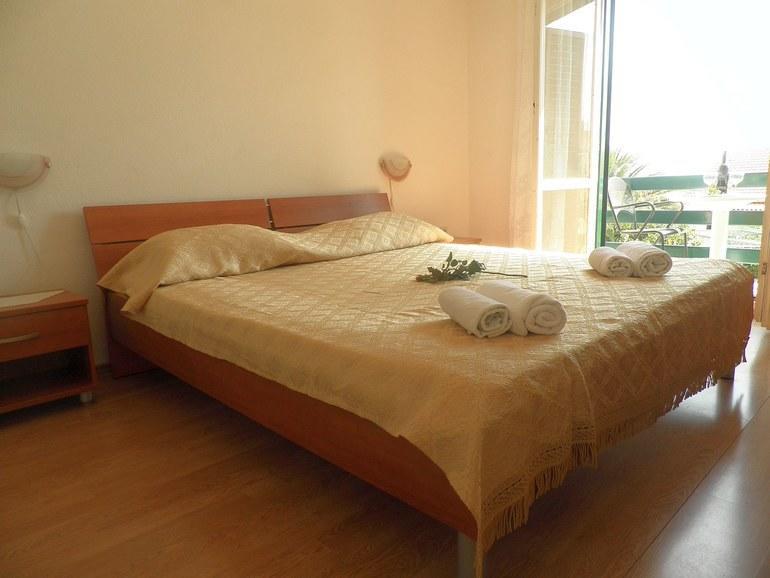 Apartmani Franceska Bol Esterno foto